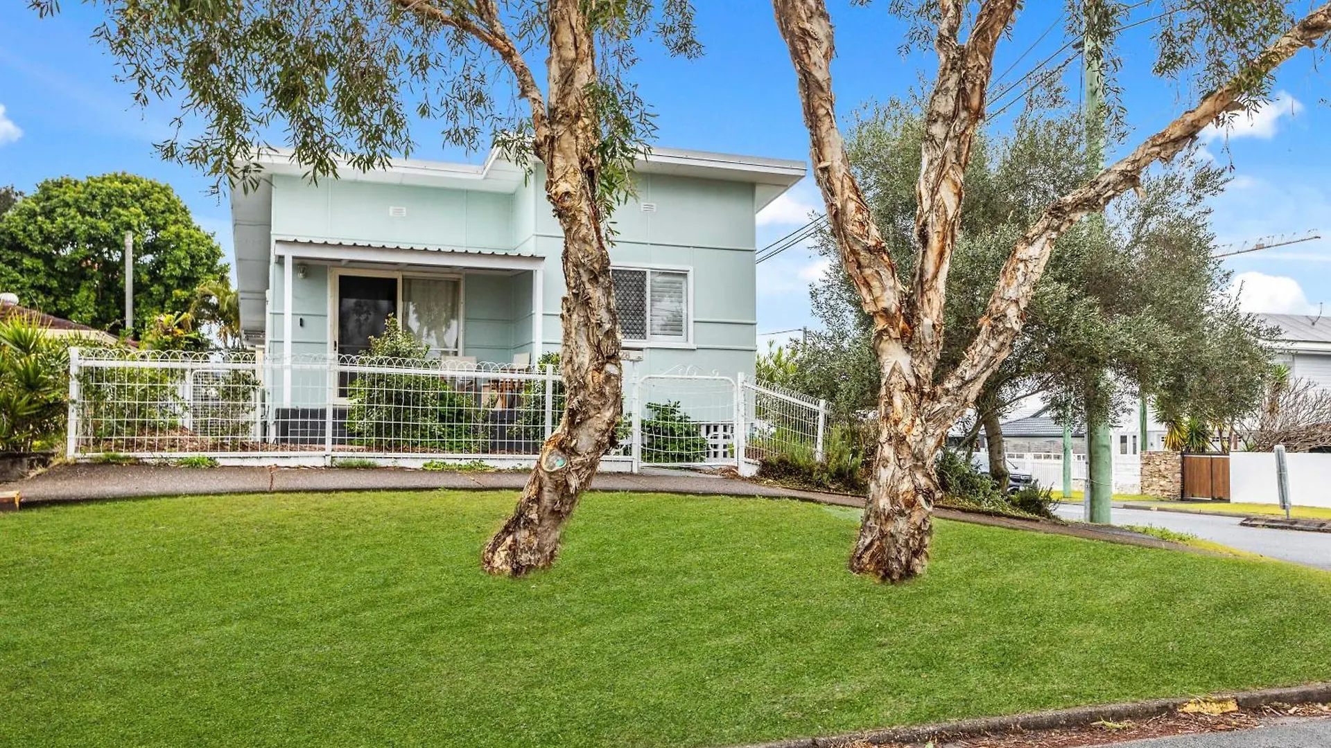Palm Beach Cottage, Walk To Beach Голд-Кост Дом отдыха